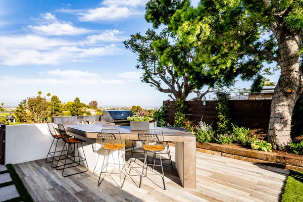 SOLEDAD OUTDOOR left 0