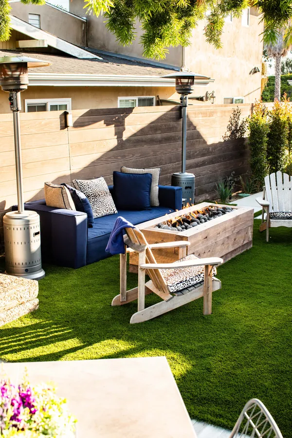 SOLEDAD OUTDOOR left 2