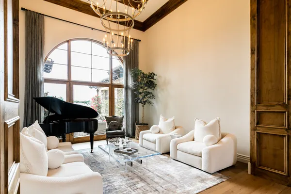 STRADA FRAGANTE left 1