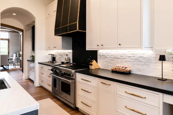 STRADA FRAGANTE left 3